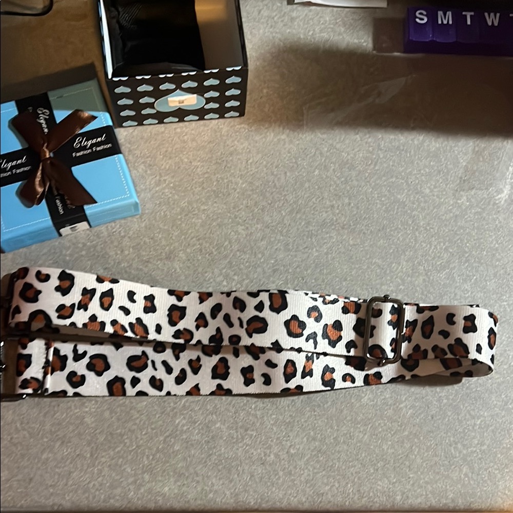 Leopard Print Women's adjustable shoulder strap